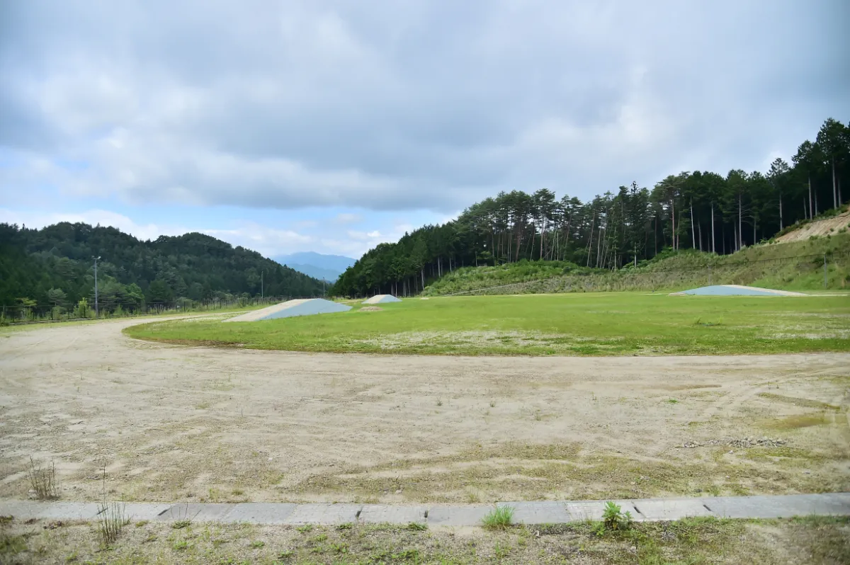 売木村陸上競技場1